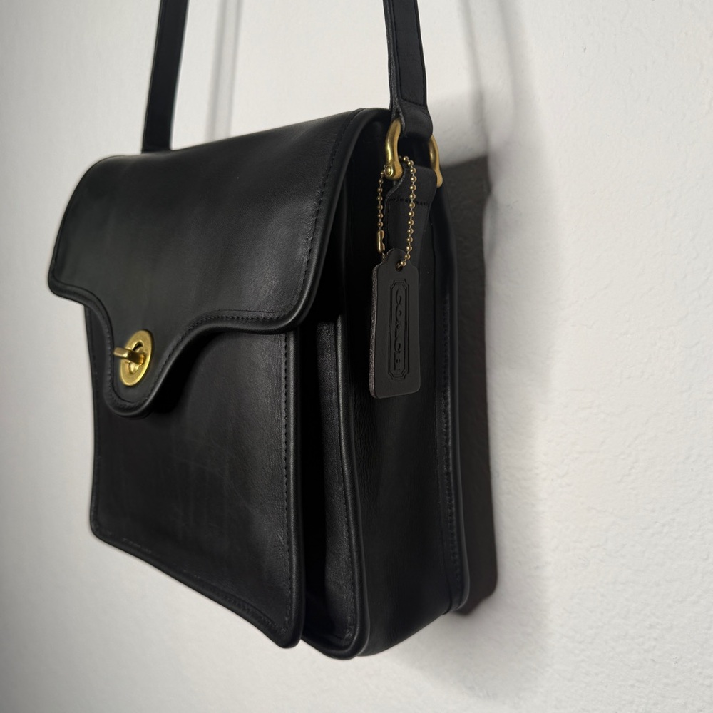 Coach Vintage Shelton Black Glove Tanned Leather Crossbody Bag Brass Hardware - Picture 3 of 11